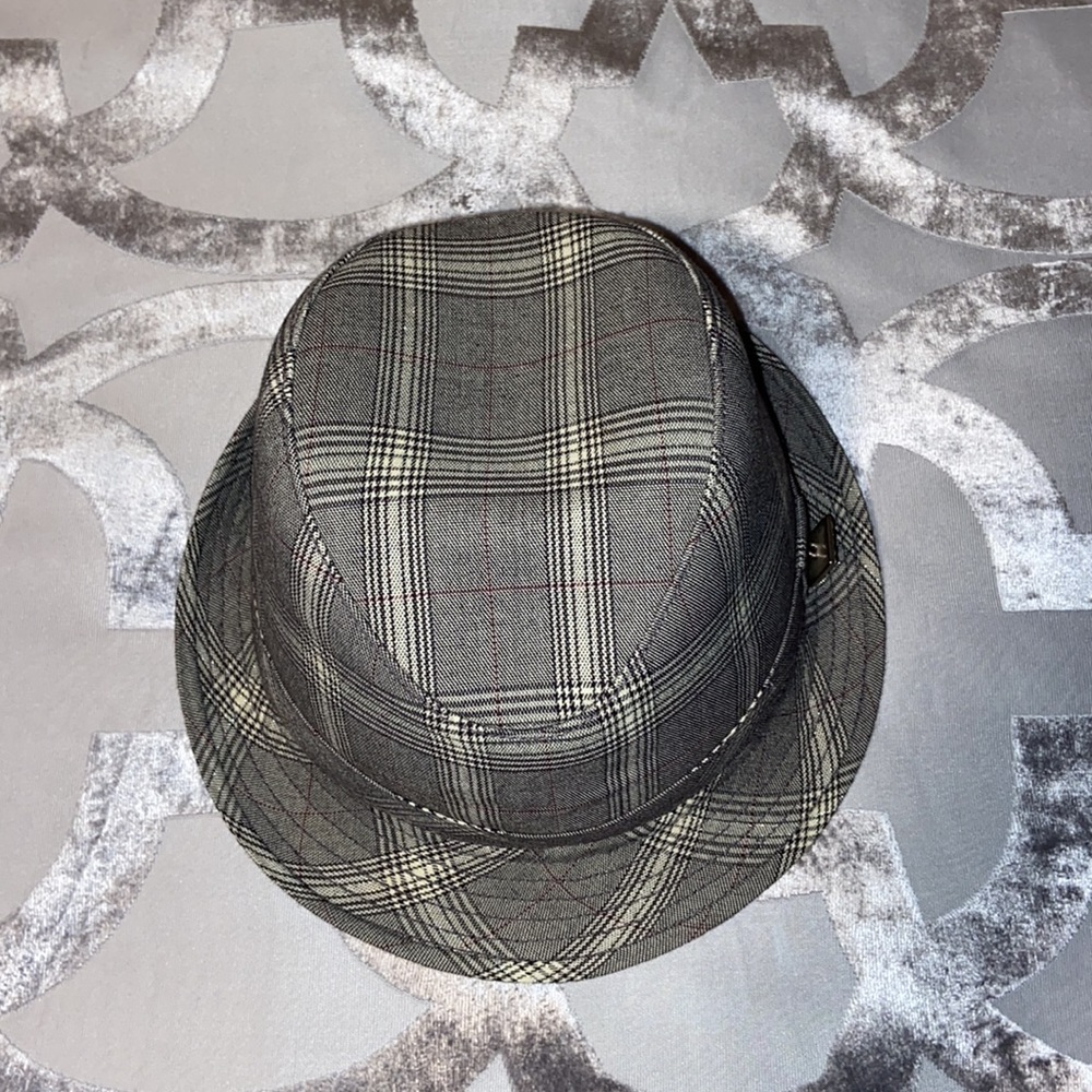 Hat - Picture 2 of 6